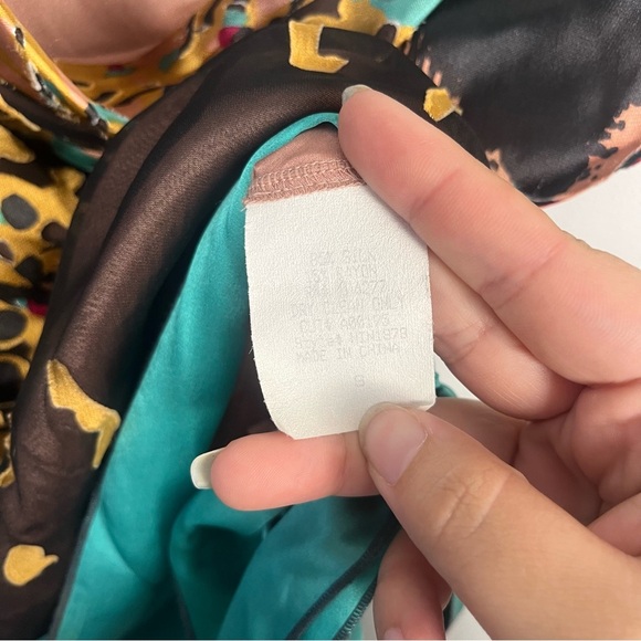 Vintage Y2K cowl neck silk Hale Bob top with tie at hip size small - Picture 5 of 7